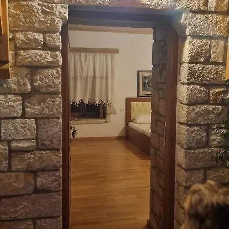 Сasa de vacaciones PORTA est 1910 - Qeparo Village Qeparo